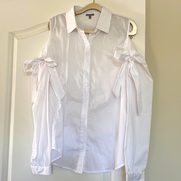 Charlotte Russe ladies, white button down with open shoulders and bow ties - Picture 5 of 10